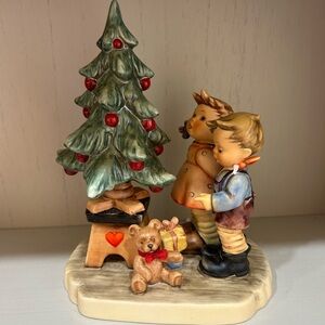 Hummel Wonder of Christmas Goebel First Issue Figurine